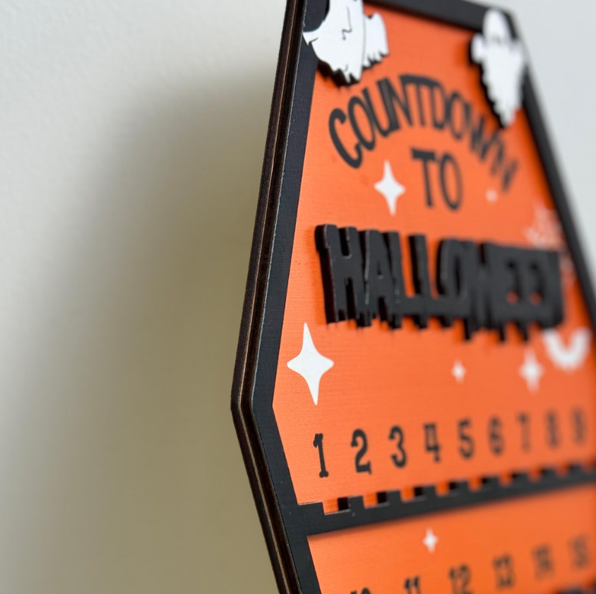 Halloween Countdown calendar with moveable ghost